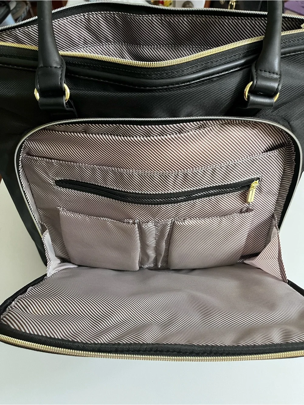 Kenneth Cole Reaction Black Quilted Laptop/ Travel Tote with Gold Hardware 17x14